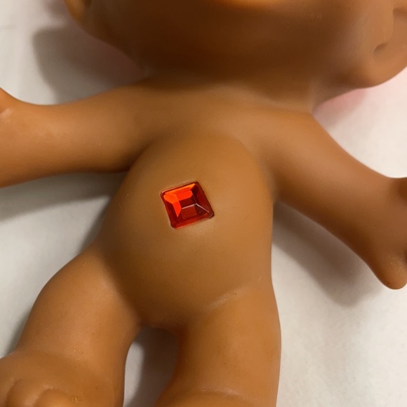 Vintage Treasure Troll Doll w/ Cheerleading Outfit - Picture 5 of 9